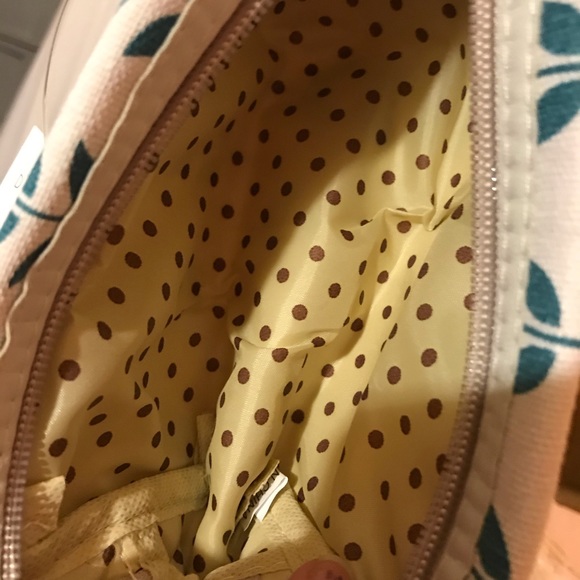 Riah Fashion Cosmetic Bag - Picture 3 of 3